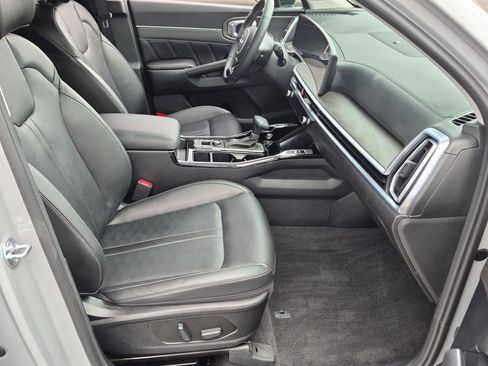 Used 2025 Kia Sorento SX AWD/4WD image 28