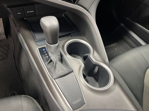 Used 2021 Toyota Camry LE image 25