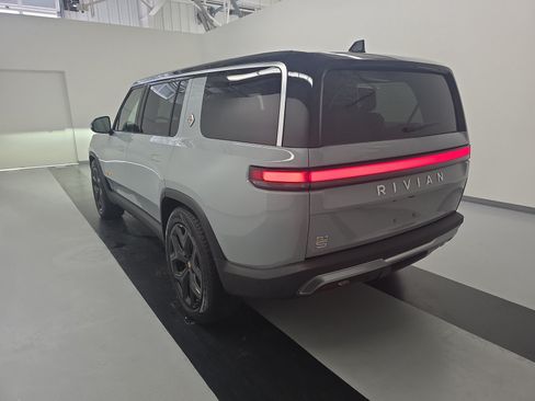 Used 2023 Rivian R1S Adventure AWD/4WD image 3