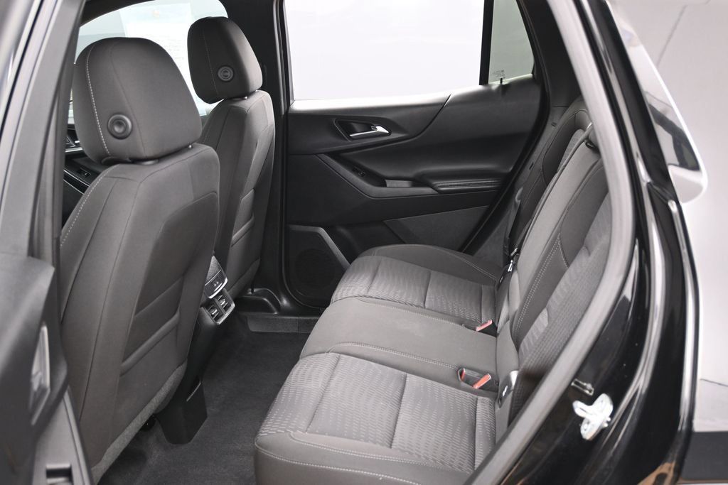 Used 2025 Chevrolet Equinox LT AWD/4WD image 39