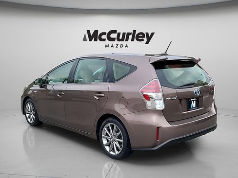 Used 2017 Toyota Prius V Five w/ Advanced Technology Package FWD image 5