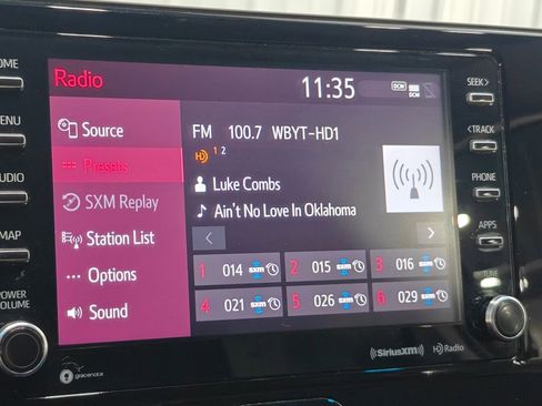 Used 2022 Toyota Venza LE image 34