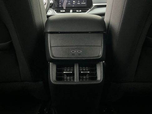 Used 2025 Chevrolet Equinox LT image 12