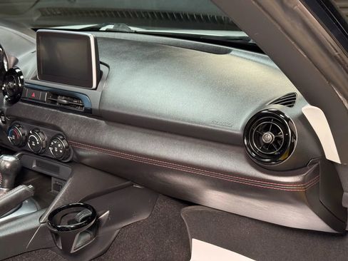 Used 2016 MAZDA MX-5 Miata Club image 42