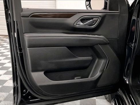 Used 2024 GMC Yukon SLE image 17