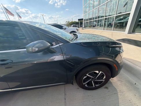 Certified 2025 Kia Sportage LX FWD image 9