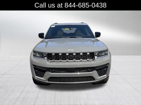 New 2027 Jeep Grand Cherokee Limited AWD/4WD image 2