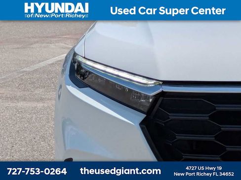 Used 2024 Honda CR-V LX image 9