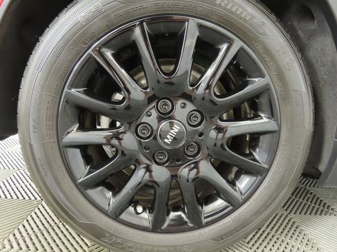 Certified 2024 MINI Cooper Convertible w/ Signature Upholstery Package image 29