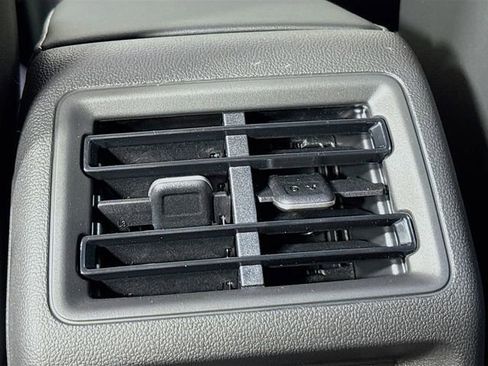 New 2025 Volkswagen Tiguan SE R-Line image 25