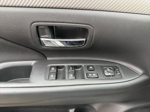 Used 2017 Mitsubishi Outlander ES image 31