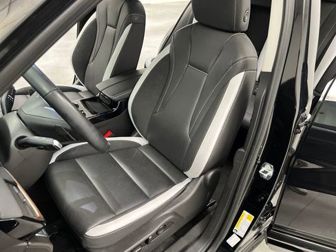 Used 2024 Buick Envision Sport Touring image 9