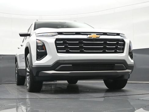 Used 2025 Chevrolet Equinox LT w/ Safety and Technology Package FWD image 33