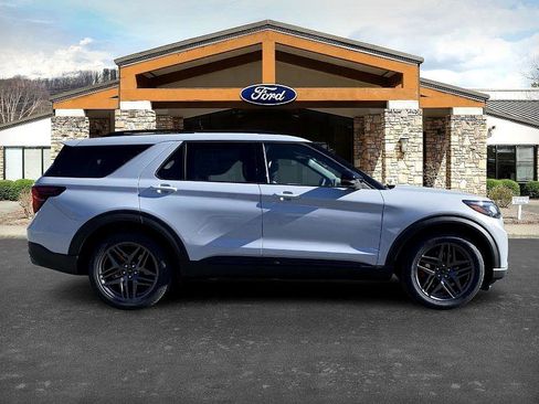 New 2026 Ford Explorer ST w/ Sun And Sound Package image 4