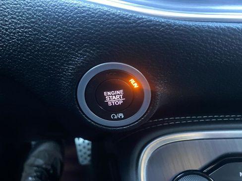 Used 2018 Dodge Challenger R/T w/ Driver Convenience Group image 21