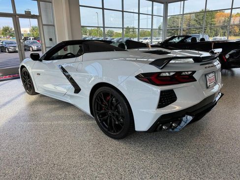 Used 2023 Chevrolet Corvette Stingray Preferred Conv w/ Z51 Performance Package RWD image 5