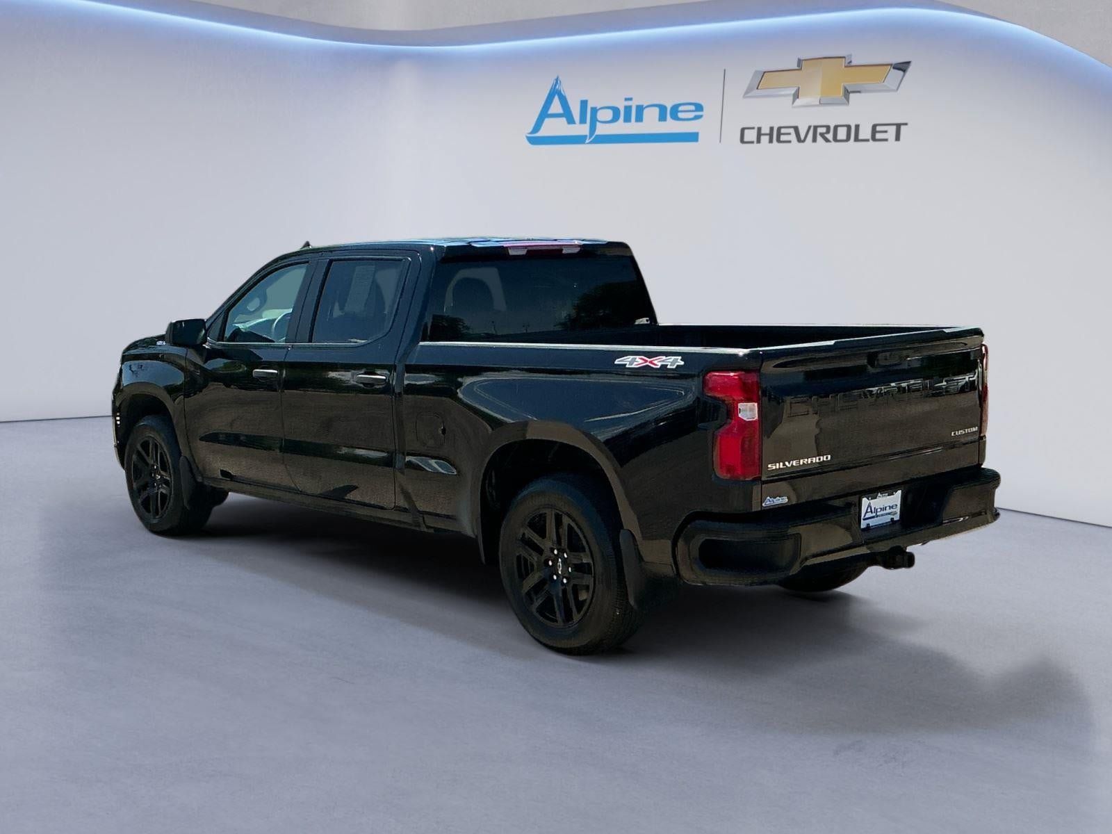 Used 2024 Chevrolet Silverado 1500 Custom AWD/4WD image 3