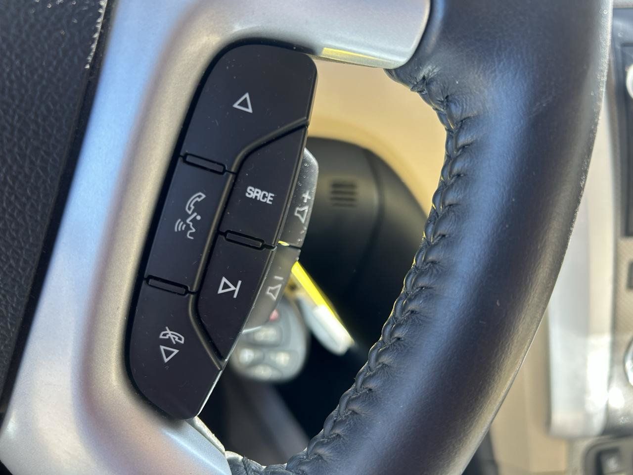 Used 2009 Chevrolet Traverse LTZ FWD image 20
