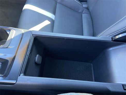 Used 2025 Toyota Camry SE image 25