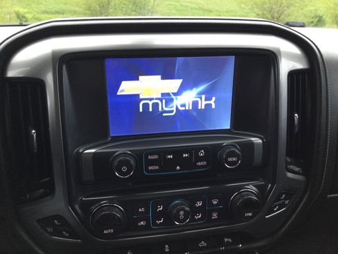 Used 2015 Chevrolet Silverado 1500 LTZ w/ LTZ Plus Package AWD/4WD image 15