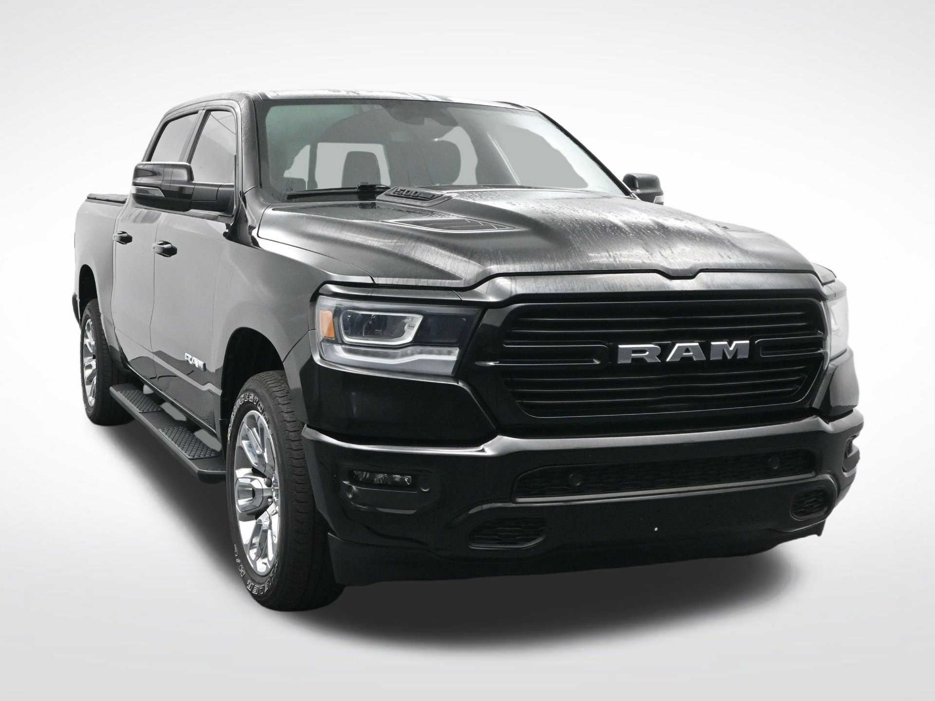 Used 2023 RAM 1500 Laramie AWD/4WD image 3