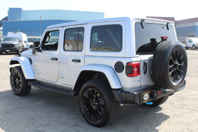 Used 2023 Jeep Wrangler Unlimited Sahara w/ Cold Weather Group AWD/4WD image 6