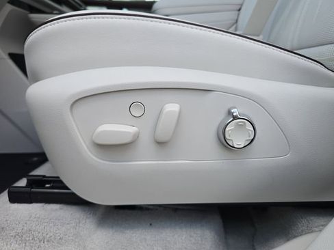 New 2026 Buick Enclave Avenir FWD image 19