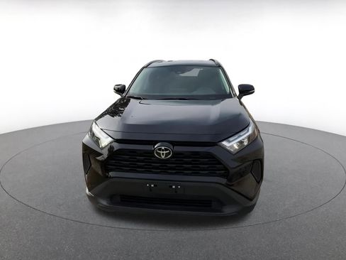 Used 2025 Toyota RAV4 XLE image 7