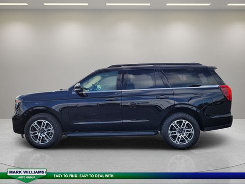 Used 2025 Ford Expedition Active AWD/4WD image 7