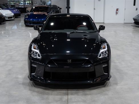 Used 2021 Nissan GT-R Premium AWD/4WD image 9