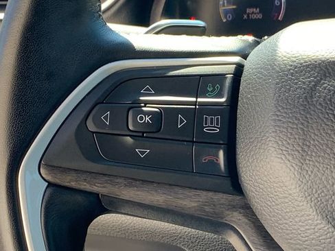 Used 2022 Jeep Grand Cherokee L Limited image 34