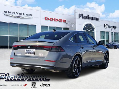 Used 2025 Honda Accord Sport image 5