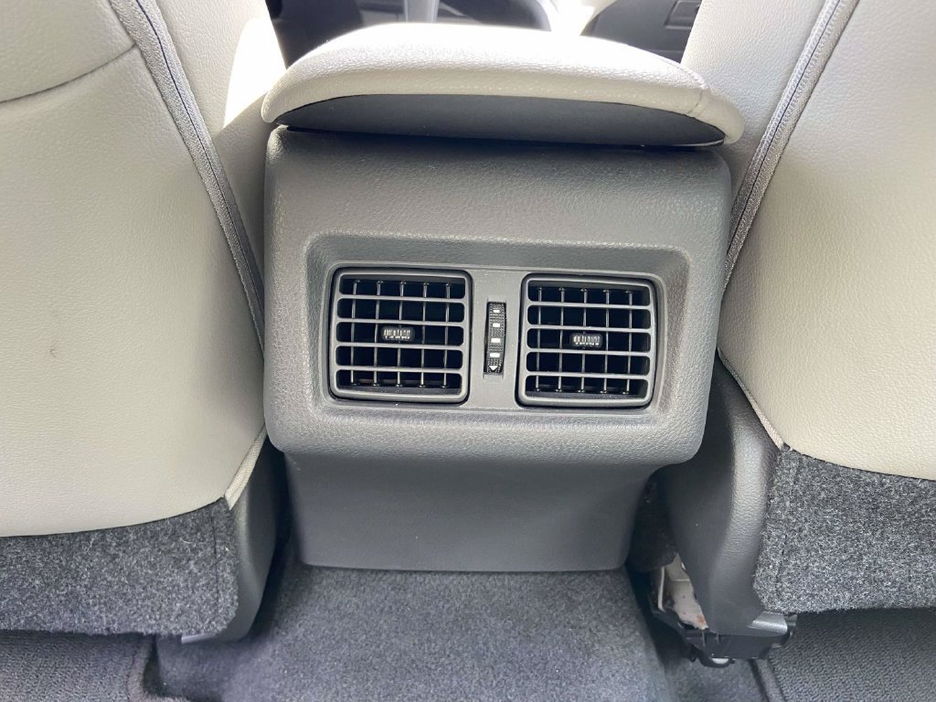 Used 2019 Toyota Camry XSE FWD image 16