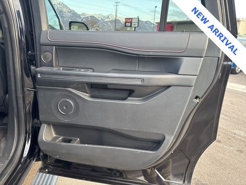 Used 2022 Ford Expedition Max Limited image 13