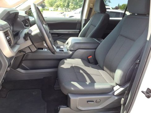 Used 2023 Ford Expedition XL RWD image 3