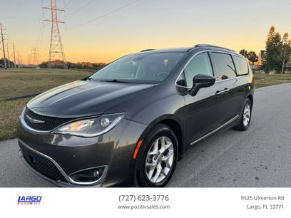 Used 2018 Chrysler Pacifica Touring-L Plus w/ Advanced Safetytec Group