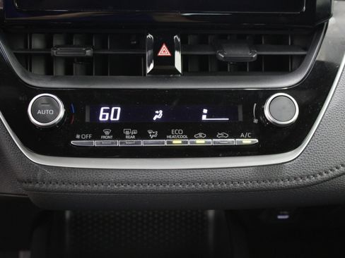Used 2025 Toyota Corolla SE FWD image 19
