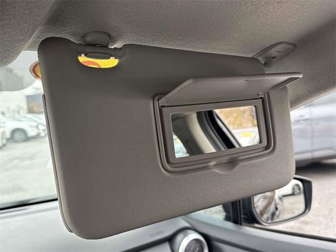 Used 2022 Nissan Versa S image 31