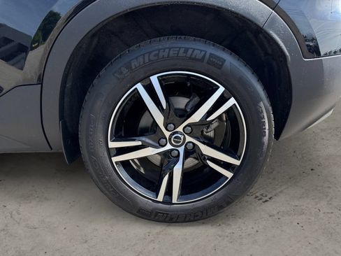 Used 2025 Volvo XC40 B5 Core AWD/4WD image 8