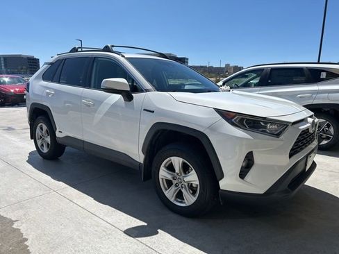 Used 2019 Toyota RAV4 XLE w/ Convenience Package image 2