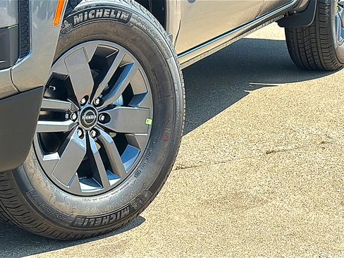 New 2026 Nissan Frontier SV w/ SV Convenience Package image 3