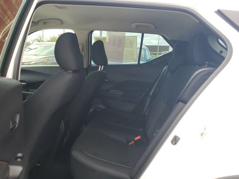 Certified 2024 Nissan Kicks SV image 12