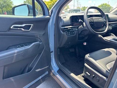 Certified 2026 Kia Sportage EX w/ EX Panoramic Sunroof Package AWD/4WD image 15