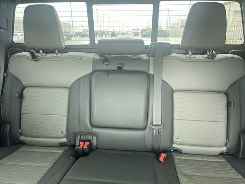 Used 2022 Chevrolet Silverado 1500 ZR2 w/ Technology Package image 27