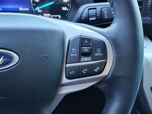 Used 2022 Ford Explorer XLT AWD/4WD image 13