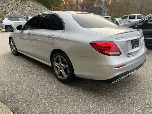 Used 2020 Mercedes-Benz E 350 4MATIC Sedan image 3