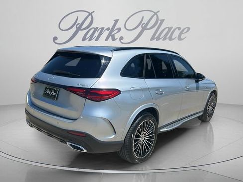 Used 2025 Mercedes-Benz GLC 350e 4MATIC image 5
