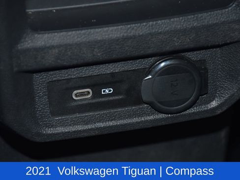 Used 2021 Volkswagen Tiguan SE image 22