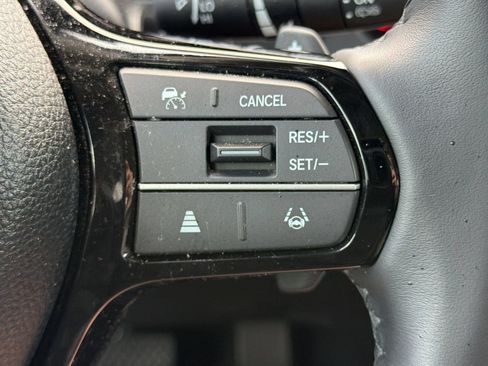 Used 2025 Honda Pilot Touring image 17