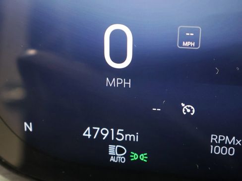 Used 2024 Buick Envision Preferred image 38